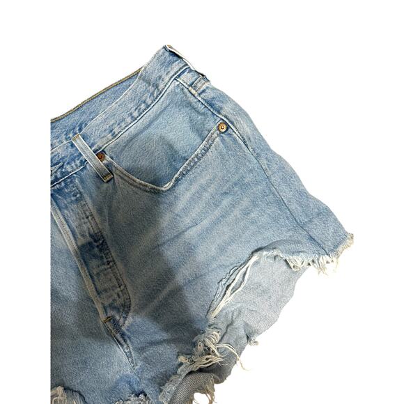 Levi 501 High rise light wash distressed denim shorts size W 31 - Picture 2 of 8